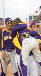 Lady 'Hounds celebrate2