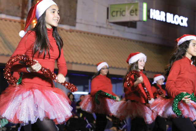SB Christmas Parade pic16-12-12-12