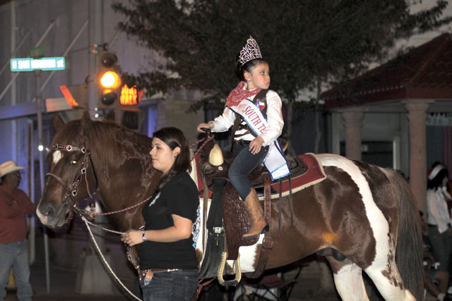 SB Christmas Parade pic24-12-12-12