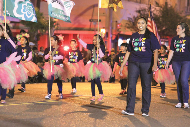 SB Christmas Parade pic7-12-12-12